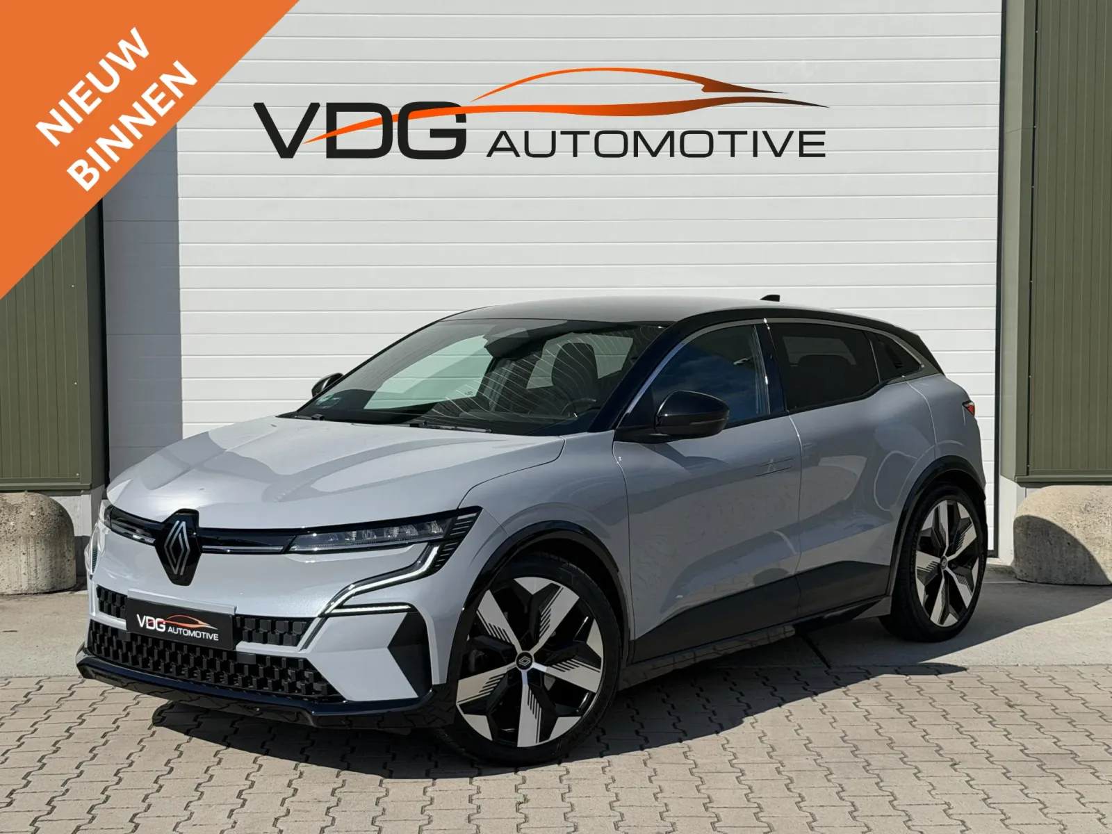Renault Mégane E-Tech (2023) — foto 1