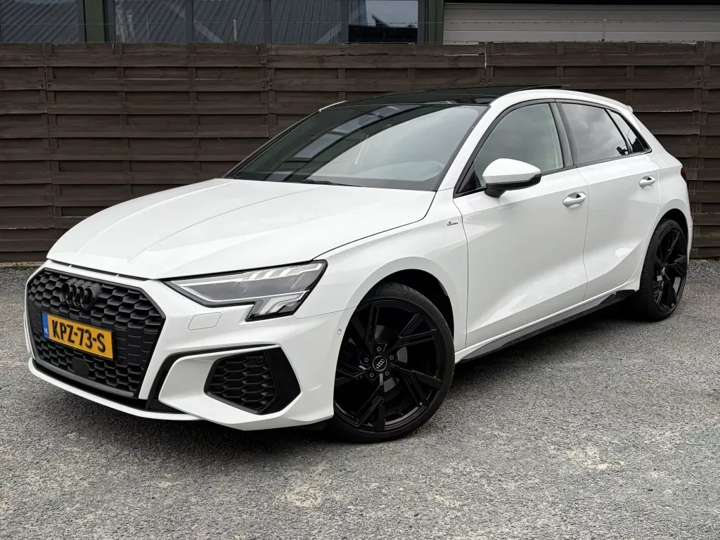 Audi A3 (2023) — foto 1