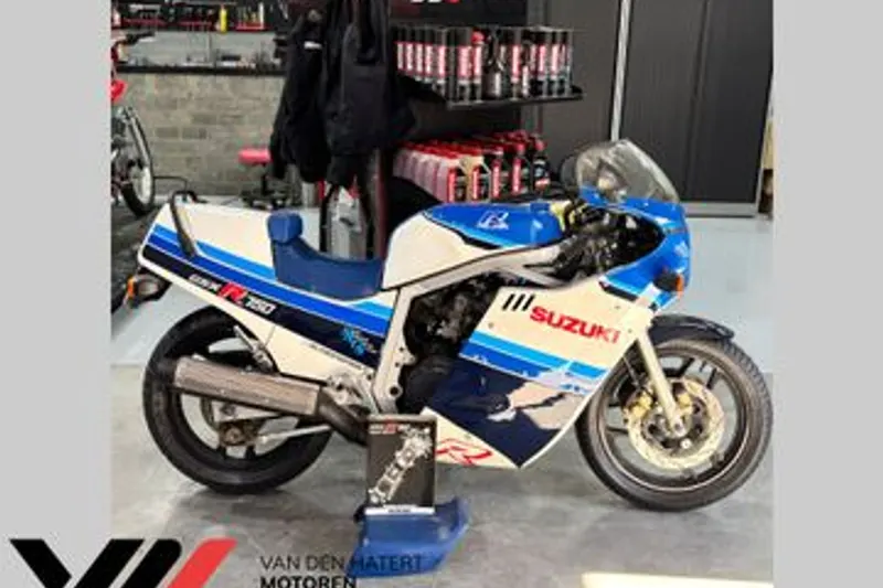 Suzuki GSX-R750 (1985)