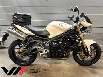Triumph Street Triple 675 (2010) — foto 1