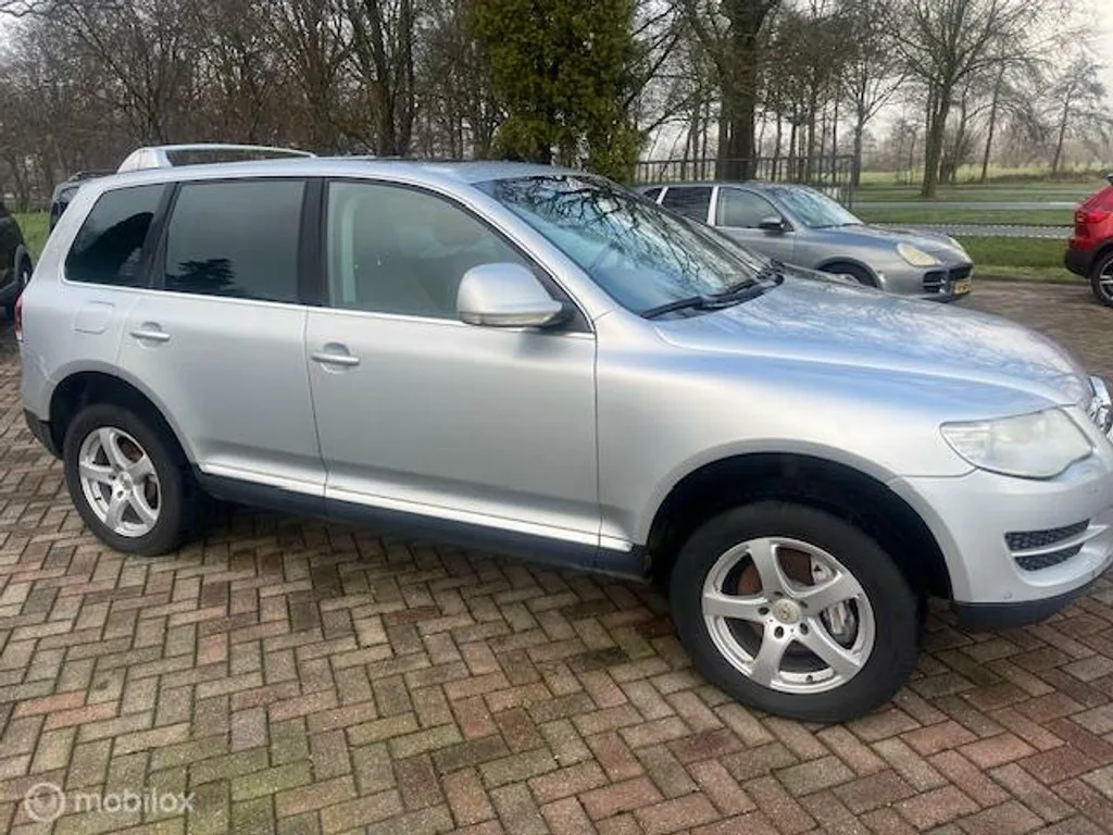 Volkswagen Touareg (2008) — foto 1