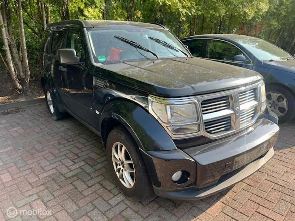 Dodge Nitro (2008) — foto 1