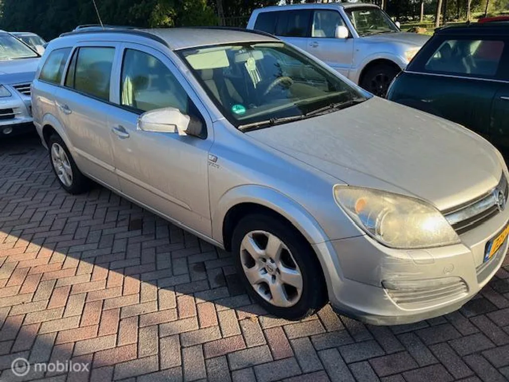 Opel Astra (2005) — foto 1