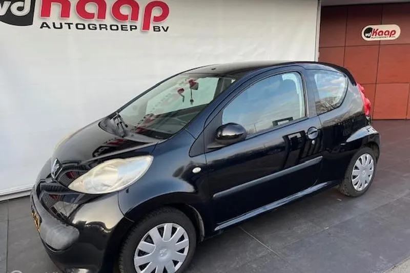 Peugeot 107 (2008)