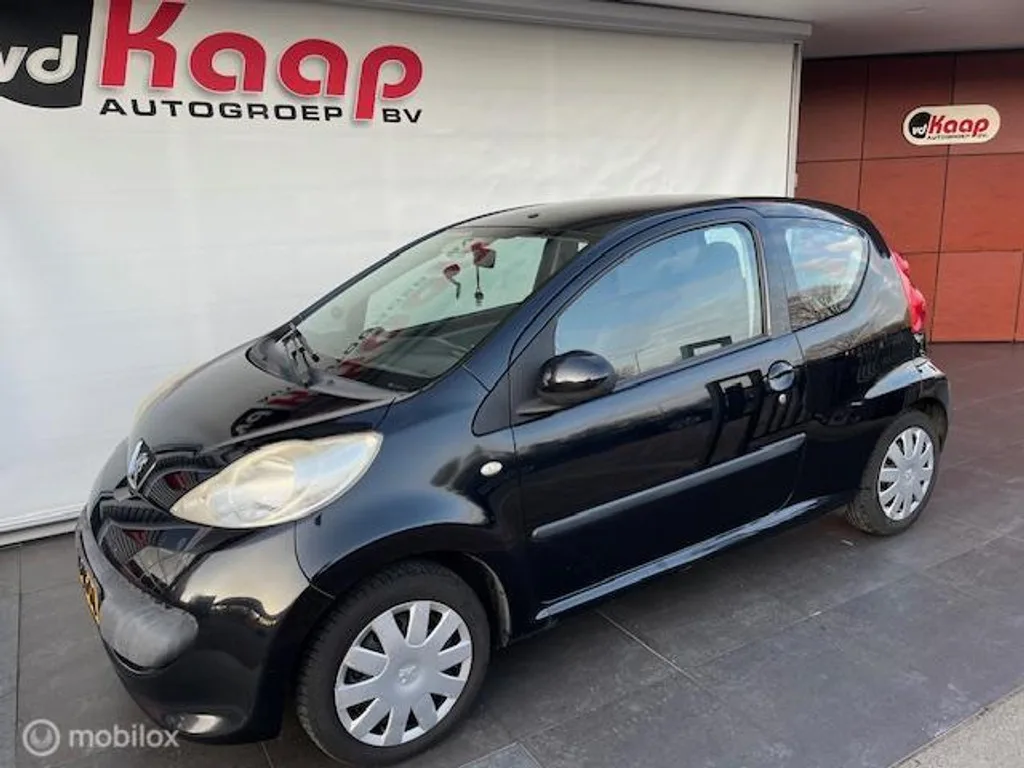 Peugeot 107 (2008) — foto 1