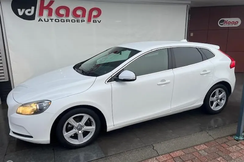 Volvo V40 (2012)