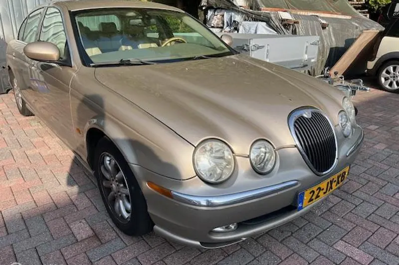 Jaguar S-Type (2002)