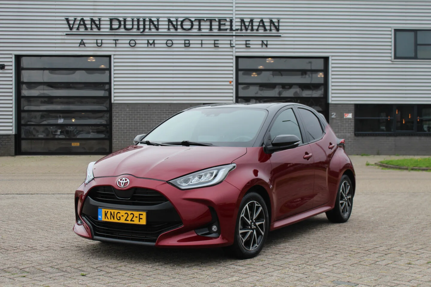 Toyota Yaris (2020) — foto 1