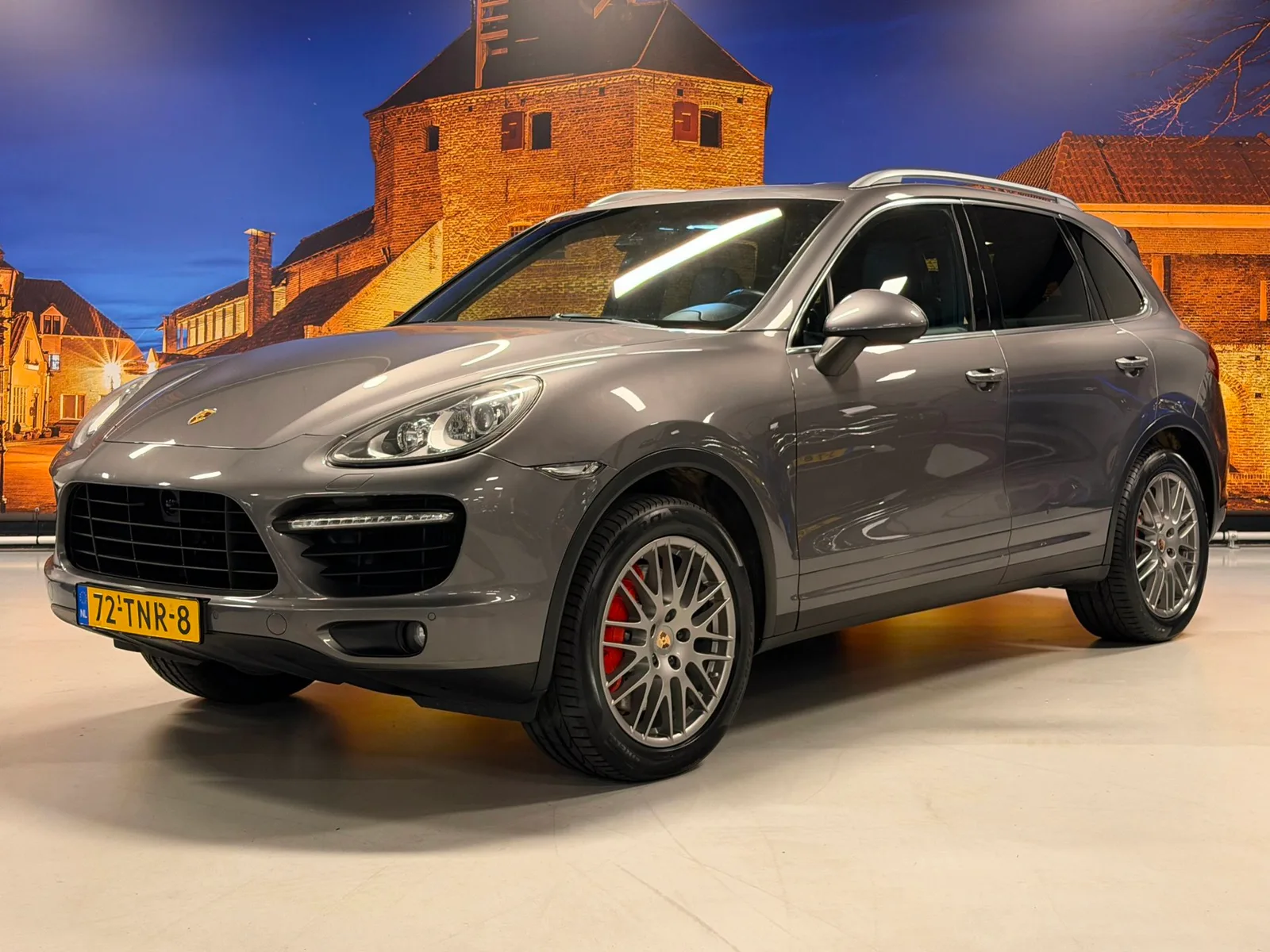 Porsche Cayenne (2010) — foto 1