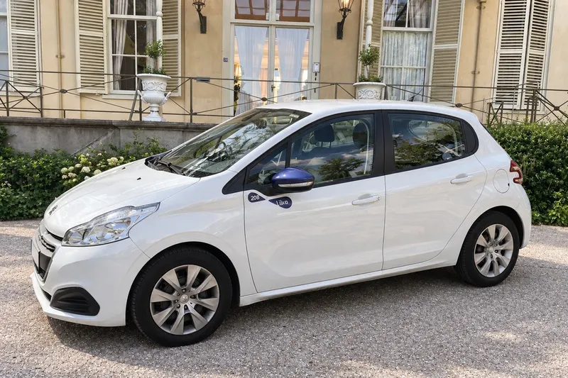 Peugeot 208 (2018)