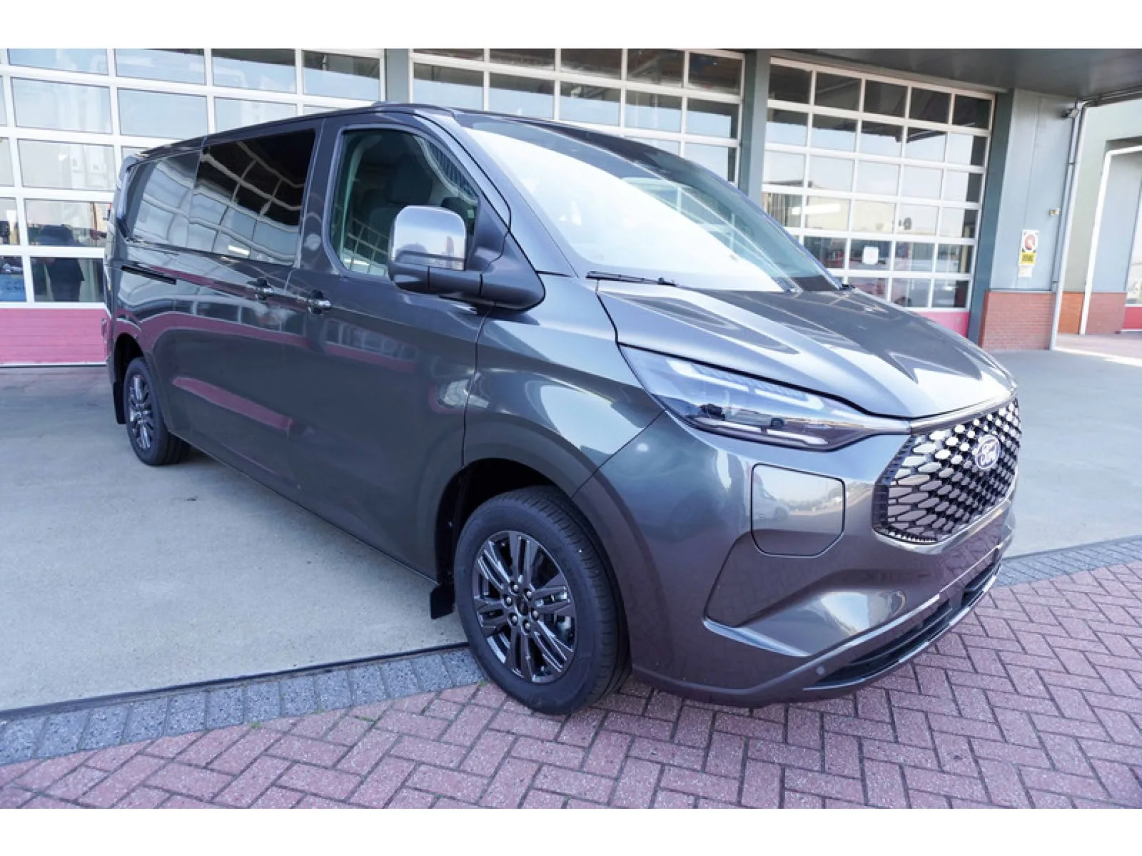 Ford E-Transit Custom (2026) — foto 1