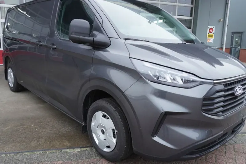 Ford Transit Custom (2024)