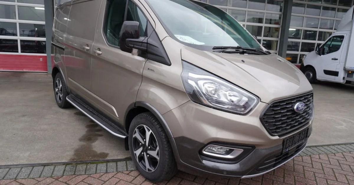 Ford Transit Custom (2023) — foto 1