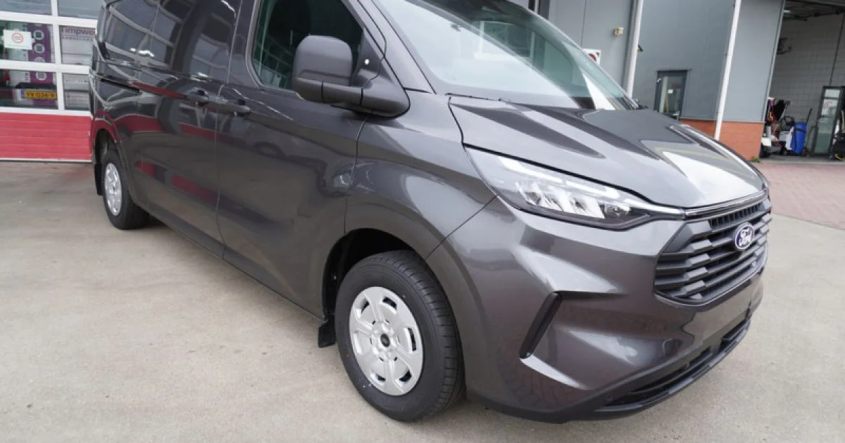 Ford Transit Custom (2024) — foto 1