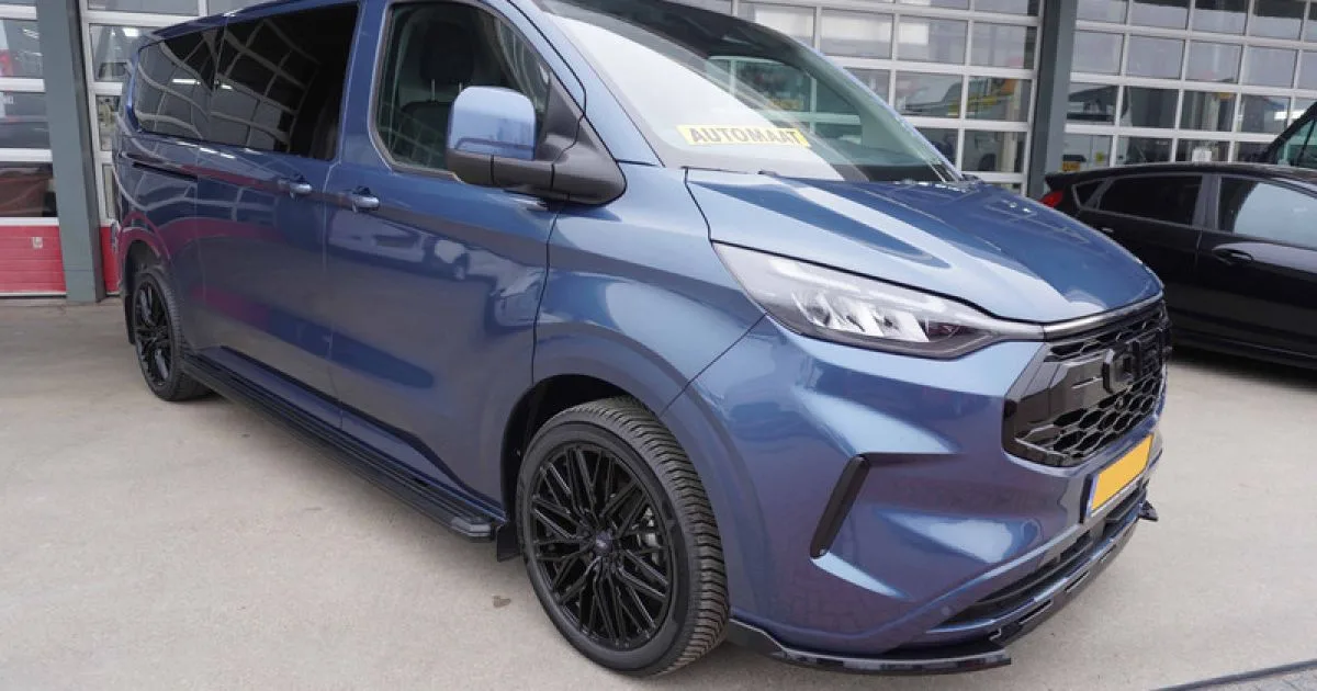 Ford Transit Custom (2024) — foto 1