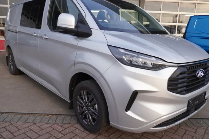 Ford Transit Custom (2024)