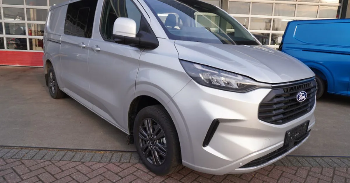 Ford Transit Custom (2024) — foto 1