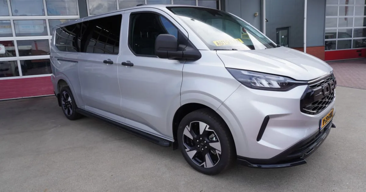 Ford Transit Custom (2024) — foto 1