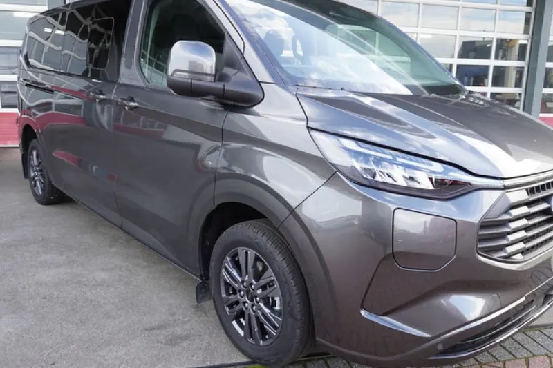 Ford Transit Custom (2025)