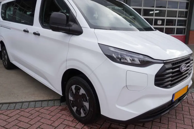 Ford Transit Custom (2025)