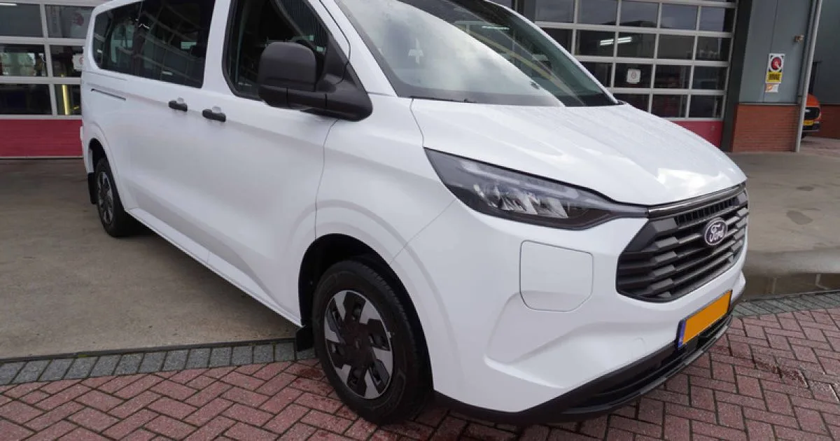 Ford Transit Custom (2025) — foto 1