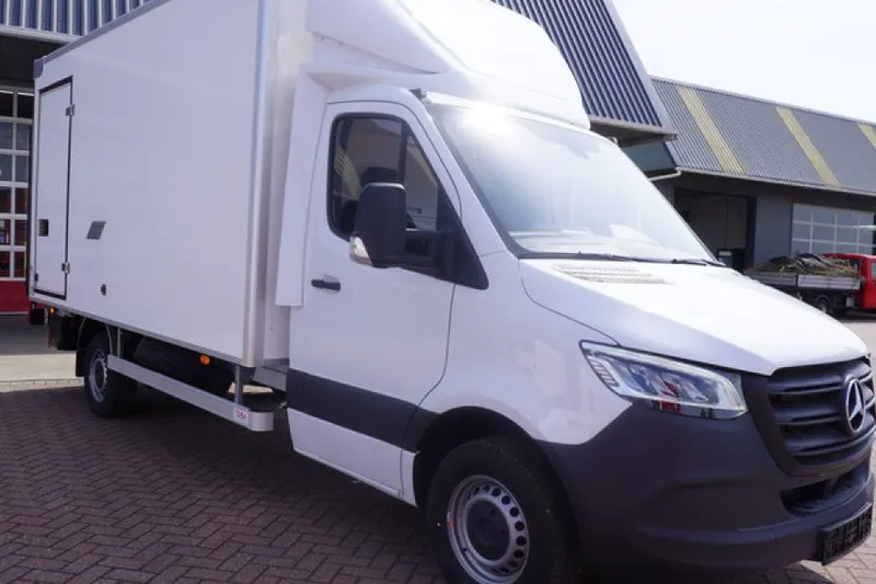 Mercedes-Benz Sprinter (2024)