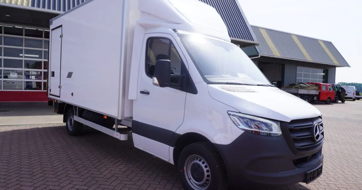 Mercedes-Benz Sprinter (2024) — foto 1