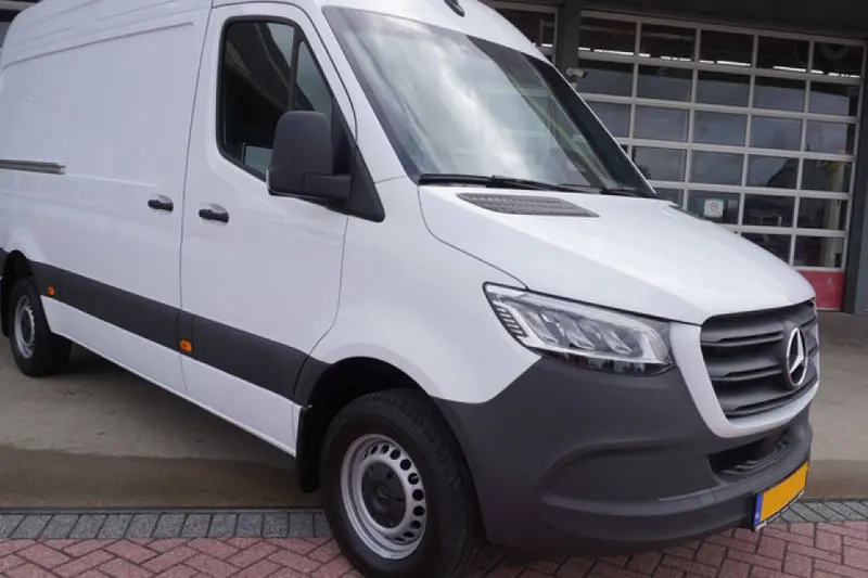Mercedes-Benz Sprinter (2024)