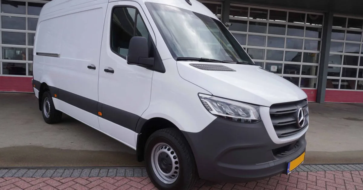 Mercedes-Benz Sprinter (2024) — foto 1