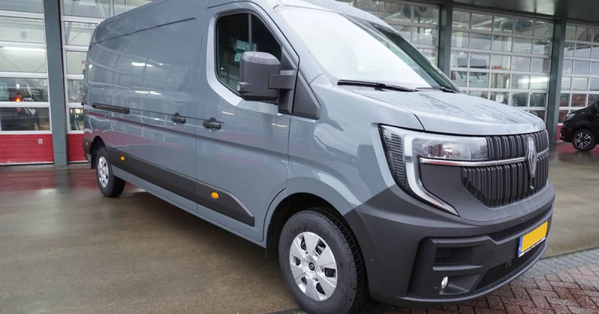 Renault Master (2024) — foto 1