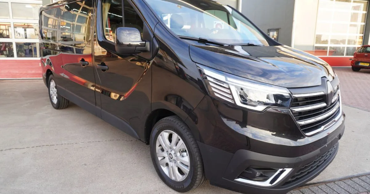 Renault Trafic (2024) — foto 1
