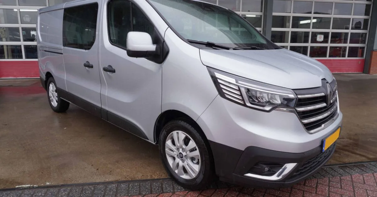 Renault Trafic (2024) — foto 1