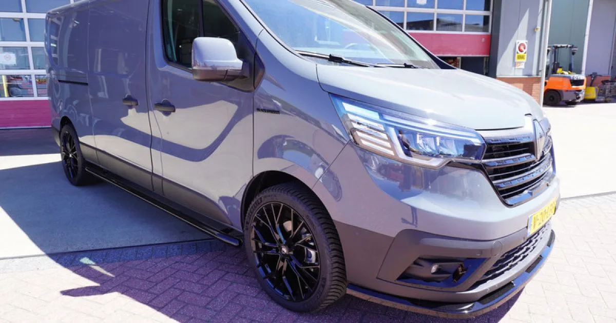 Renault Trafic (2024) — foto 1