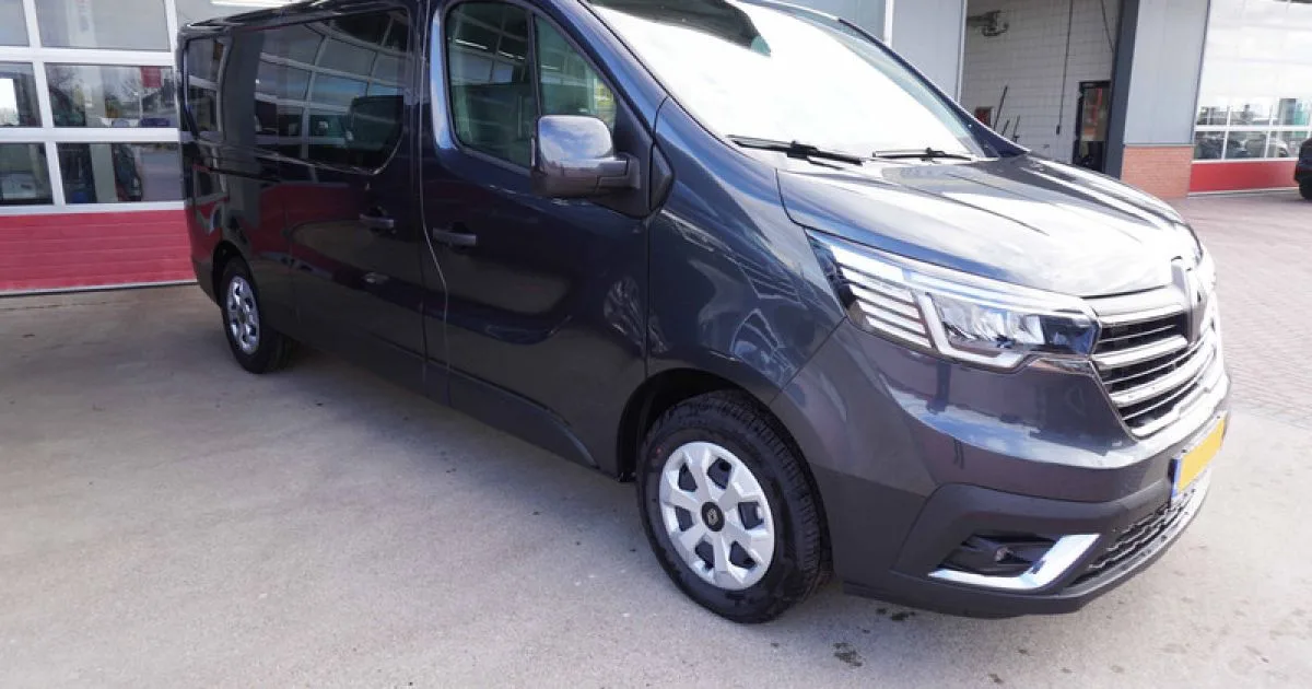 Renault Trafic (2024) — foto 1