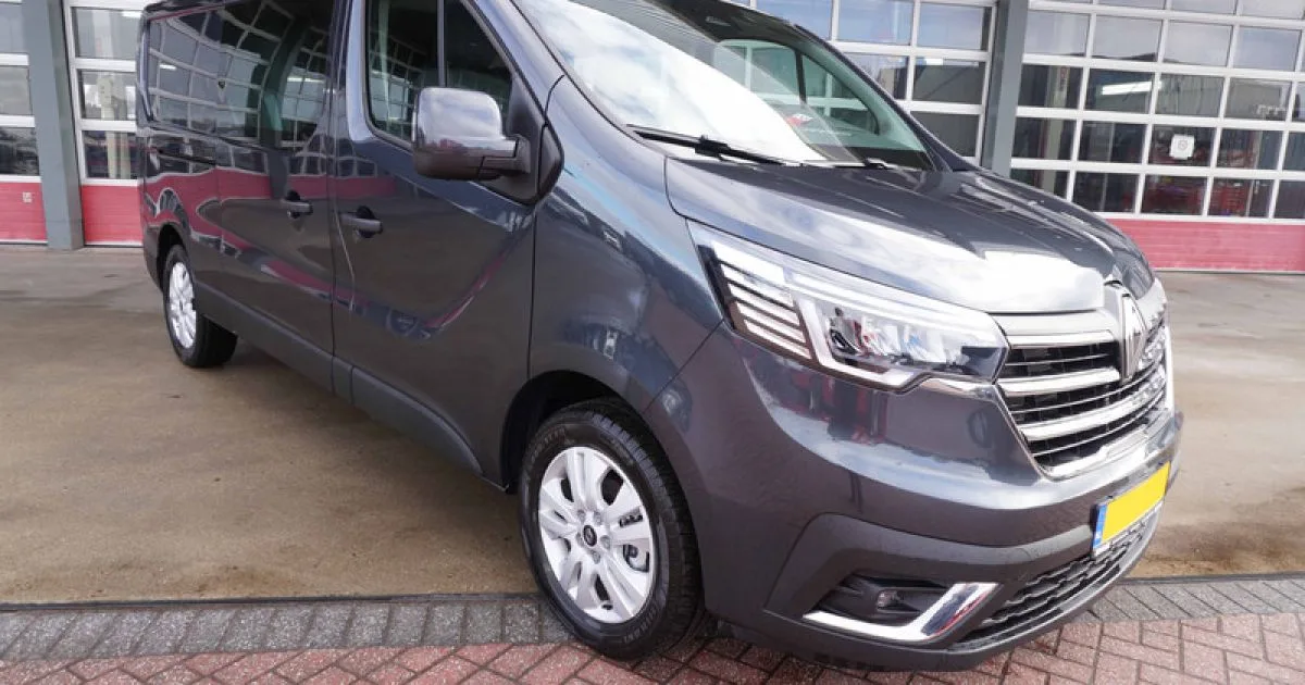 Renault Trafic (2024) — foto 1