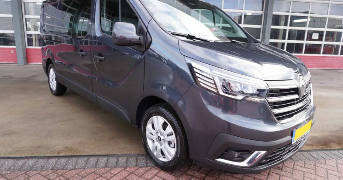 Renault Trafic (2024) — foto 1
