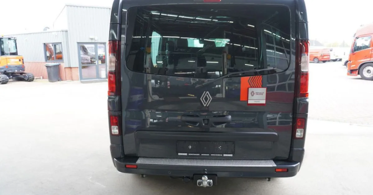 Renault Trafic (2024) — foto 1