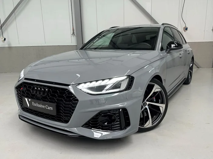 Audi RS 4 (2022) — foto 1