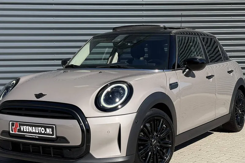 MINI Cooper (2023)
