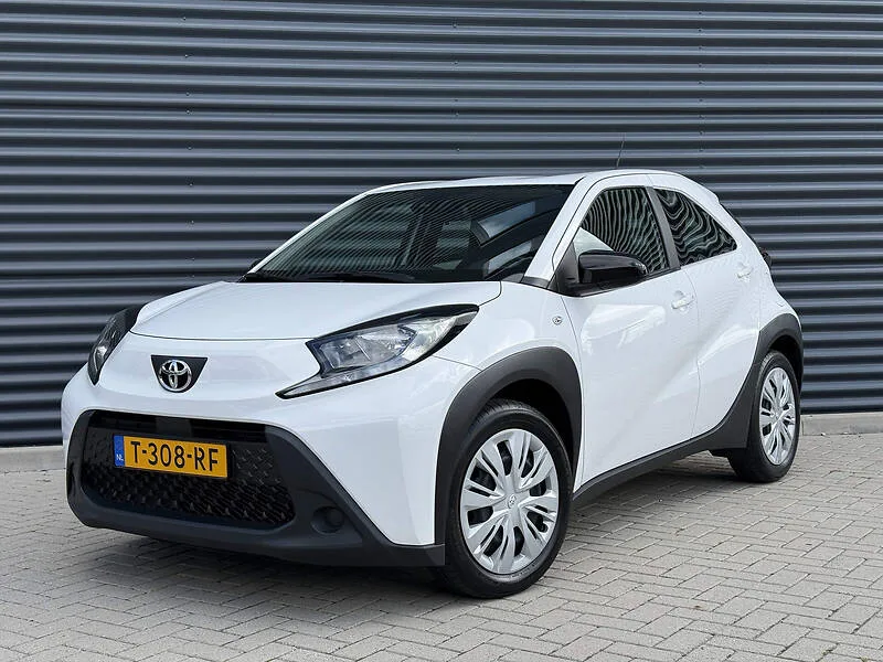 Toyota Aygo (2023) — foto 1