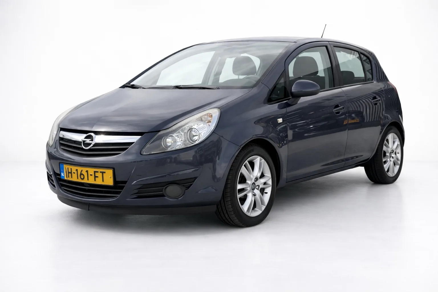 Opel Corsa (2008) — foto 1