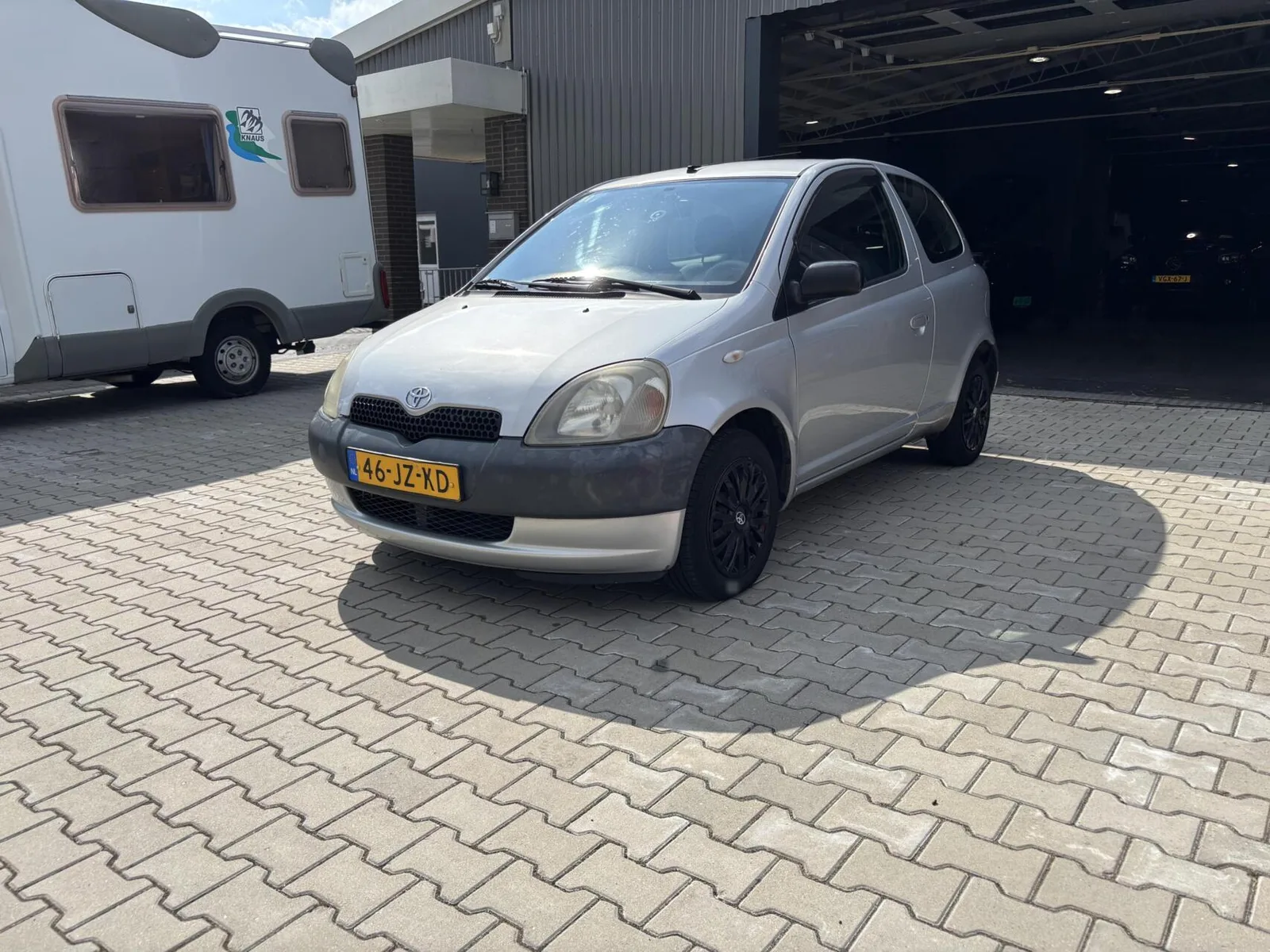 Toyota Yaris (2002) — foto 1