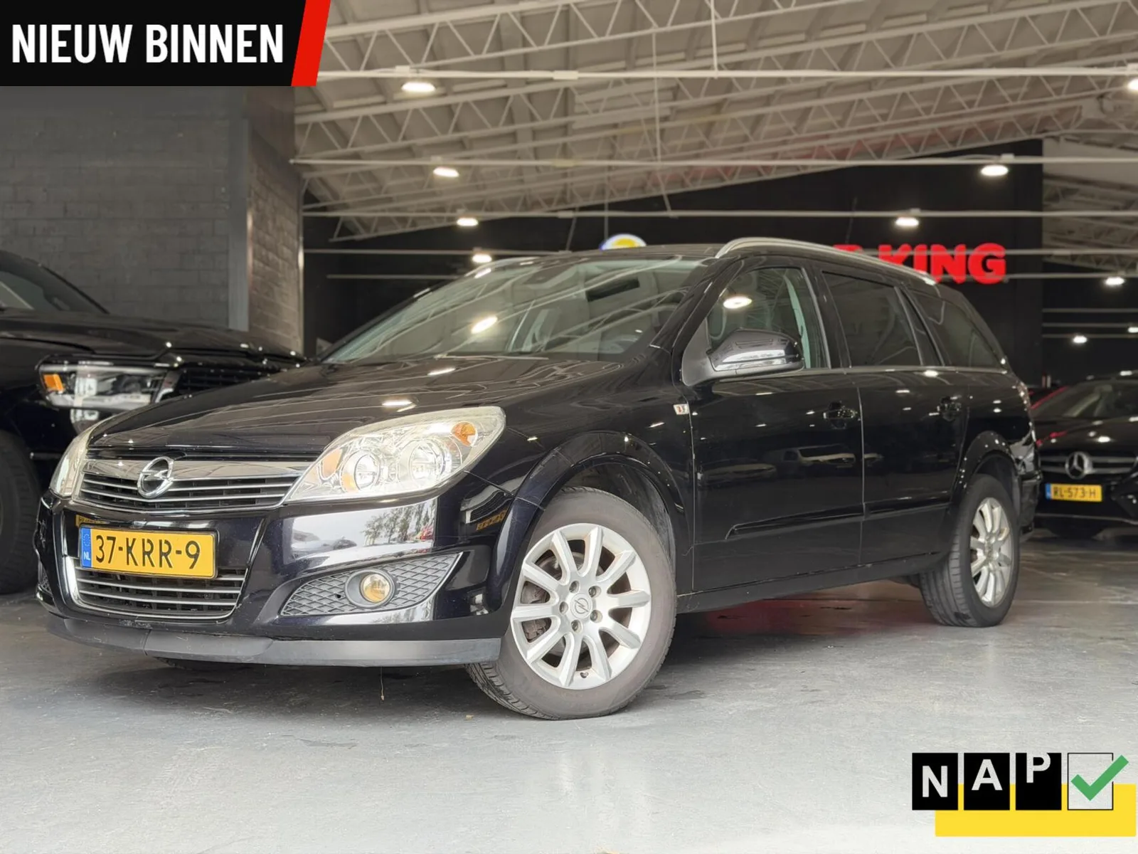 Opel Astra (2010) — foto 1