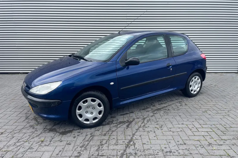 Peugeot 206 (2000)