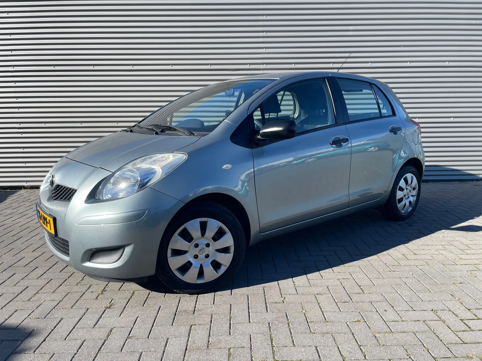 Toyota Yaris (2010) — foto 1