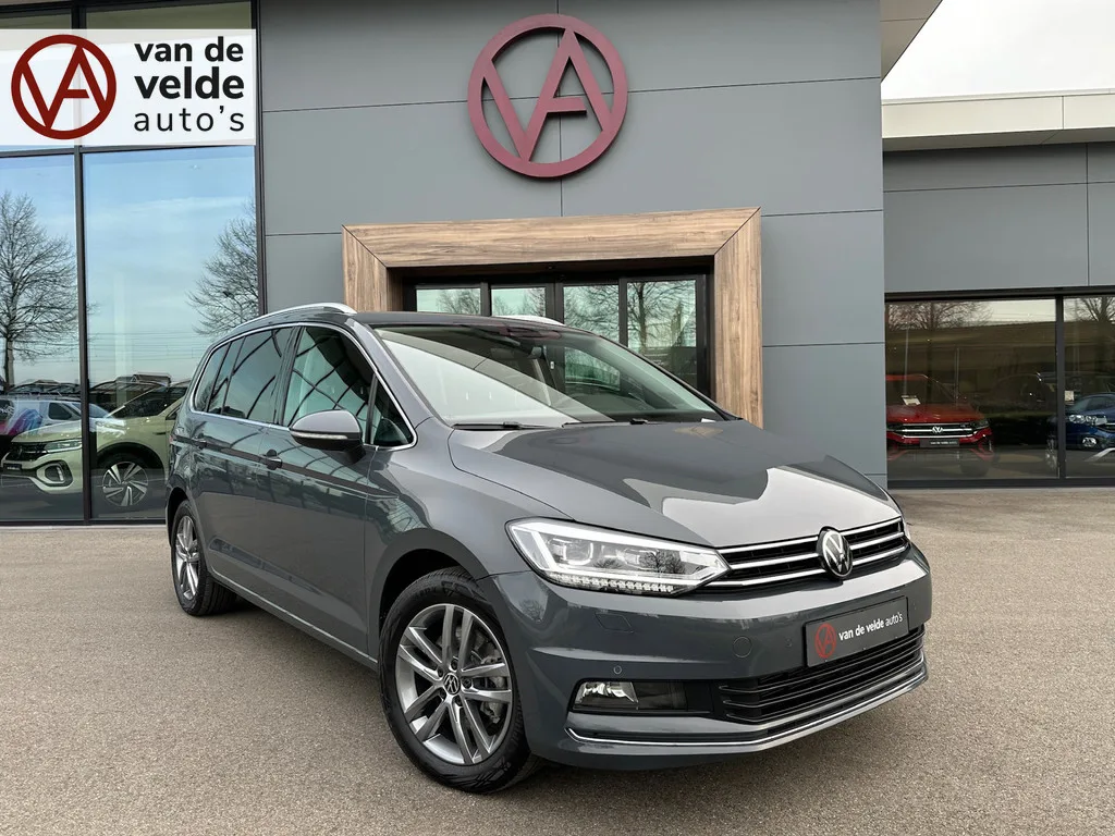 Volkswagen Touran (2024) — foto 1