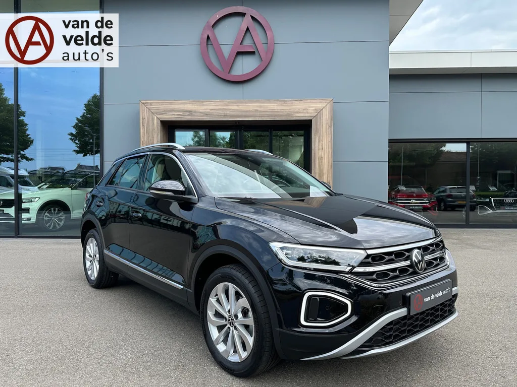 Volkswagen T-Roc (2024) — foto 1