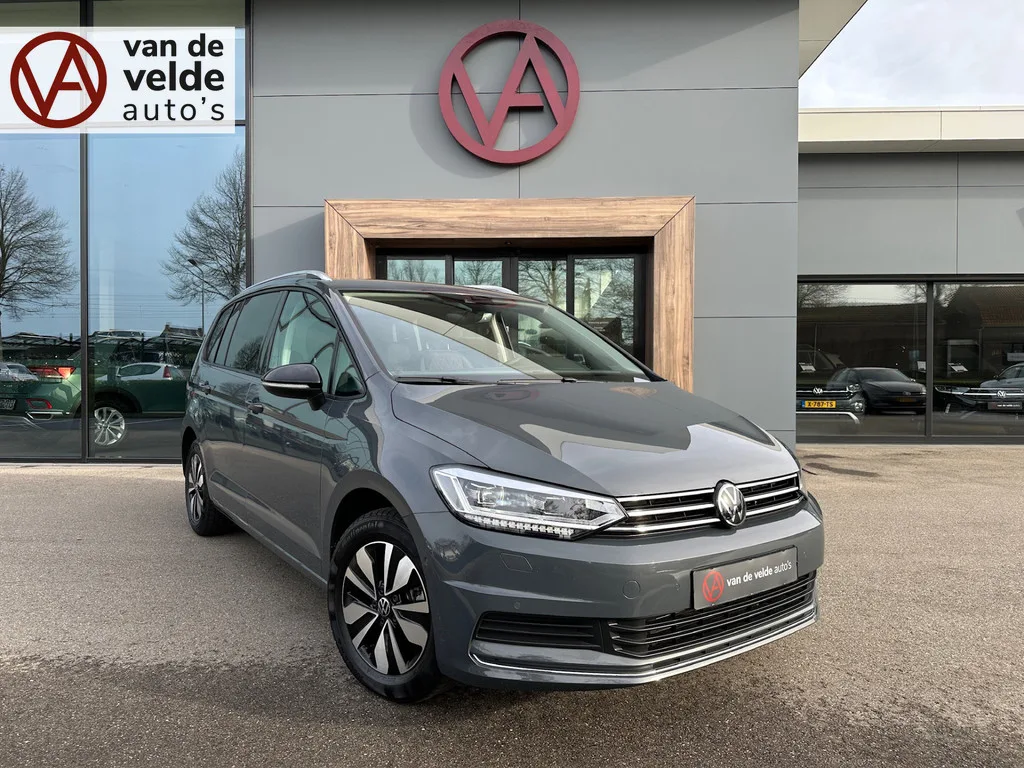 Volkswagen Touran (2025) — foto 1