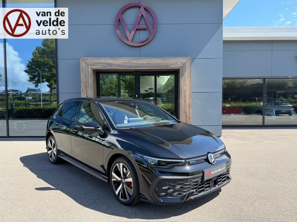 Volkswagen Golf (2025) — foto 1