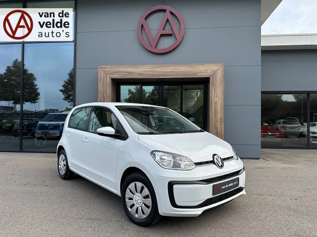 Volkswagen Up! (2023) — foto 1